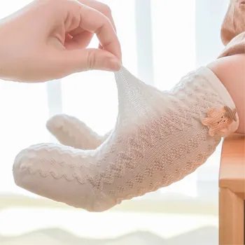 Verão um novo bebê em algodão penteado meias de bebê recém-nascido não-deslizamento andar de meias joelho gigh menina de malha arco meias de seda